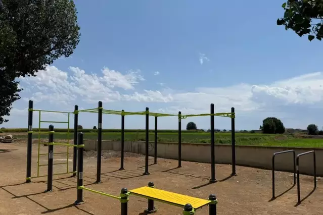 El parc de l’Ermita d’Ivars estrena zona de cal·listènia
