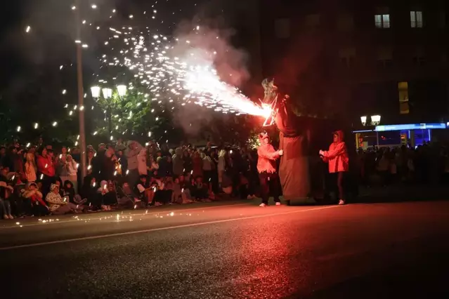 Els Diables ARF celebren 40 anys amb un tardeig al pati de l’Escola de Música