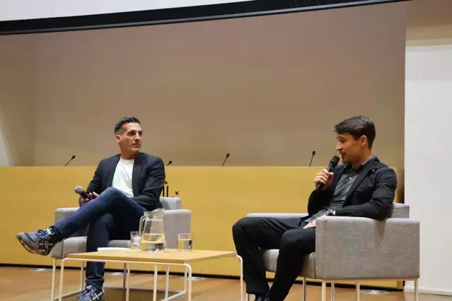 Estrada i Bojan Krkić, junts per la salut mental