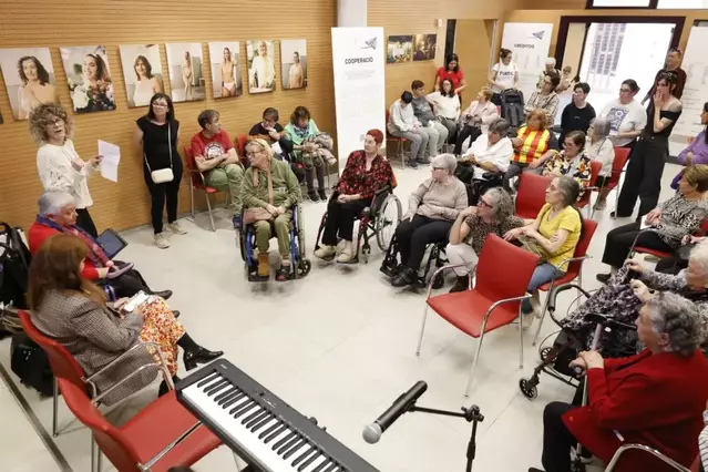 Exposició ‘Dones diverses. La doble invisibilitat’ al consistori de Sidamon