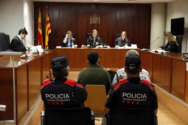 Fiscalia manté la petició de 13 anys de presó per a l'acusat de calar foc a casa i intoxicar el company a Mollerussa