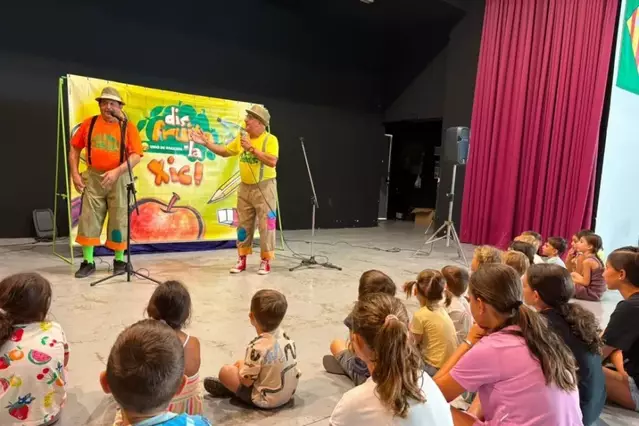 La campanya ‘Disfruita-la a l’estiu’ impulsa el consum de fruita entre els petits