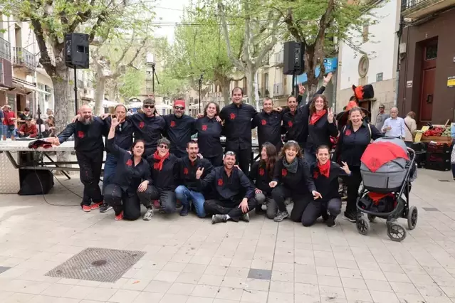 La colla Diables ARF de Mollerussa, 40 anys encenent la metxa