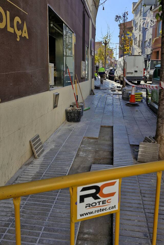 L’Ajuntament de Mollerussa inicia amb la reparació de rajoles actuacions de manteniment urgent de l’espai públic
