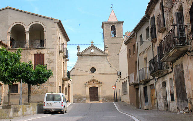 Lliure l’acusada de comprar amb la targeta d’un difunt