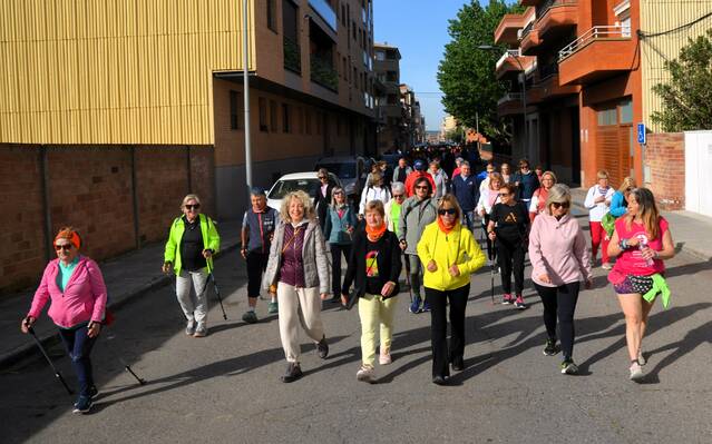 Mollerussa mou 400 persones a participar en una caminada saludable pel Dia Mundial de l’Activitat Física
