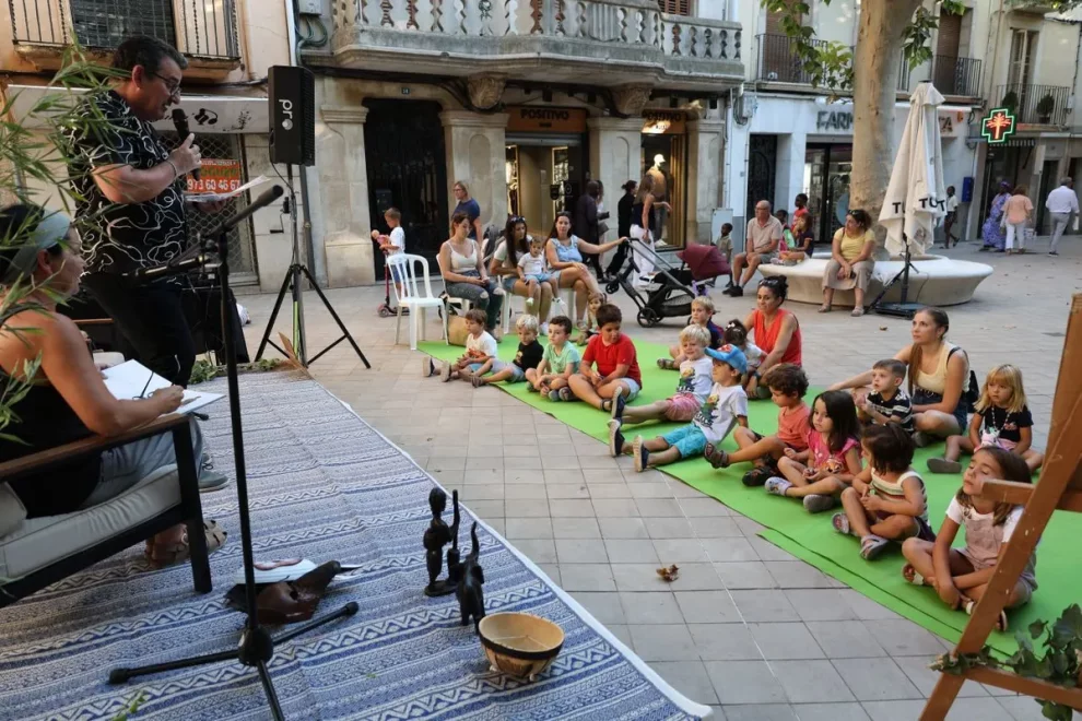 Mollerussa torna a unir cultures a través de la lectura de contes