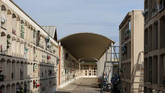 Només compren 15 dels 44 futurs nínxols a la venda