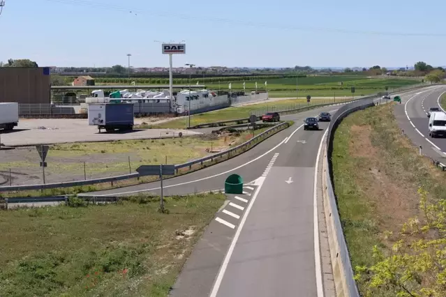 Projecten tancar un accés a Fondarella des de l’A-2