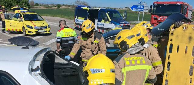 Set ferits en un xoc frontal entre dos turismes a l'N-II a Sidamon, al Pla d'Urgell