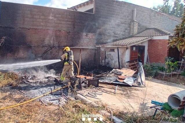 Sufoquen incendis a Alcarràs, Ivars d’Urgell i Rosselló