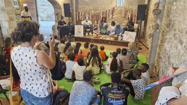 Tornen els ‘Contes al carrer’ a la plaça Major de Mollerussa