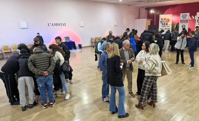 Un centenar de joves participen en la cinquena jornada del #JoVullSer per trobar oportunitats laborals