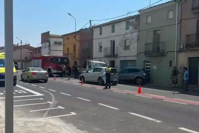Xoca contra cotxes aparcats i fereix un vianant a Sidamon