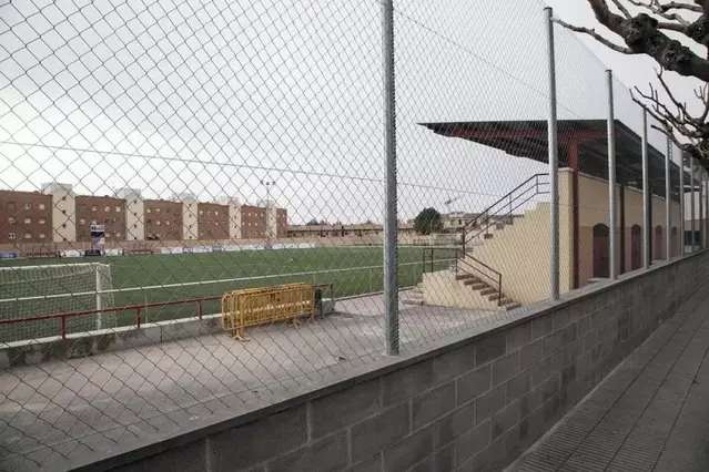 Agramunt subhasta la gespa utilitzada del camp de futbol