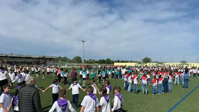Bellpuig reuneix 360 alumnes en la gran cloenda del programa ‘Saltem i Ballem’