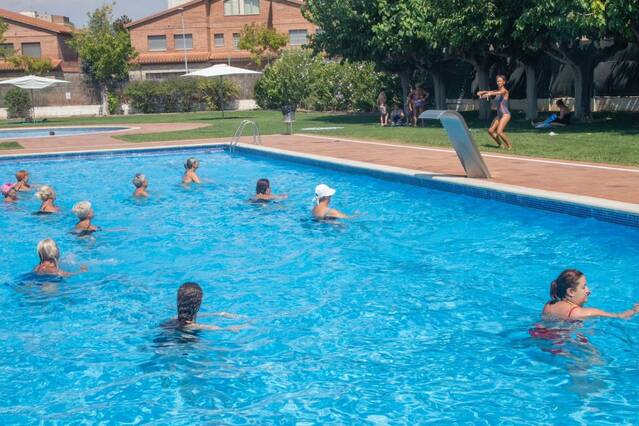 Bellpuig tanca les piscines en detectar excrements a l’aigua