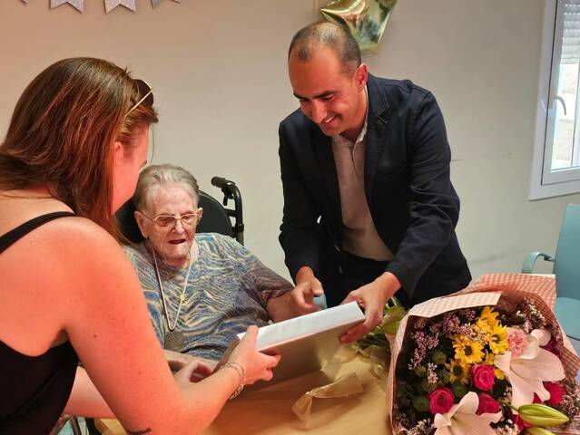 Cinta Revelles celebra els seus 100 anys a Verdú amb un homenatge institucional