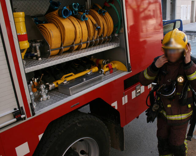 Crema el motor d’un cotxe a l’interior de Tàrrega