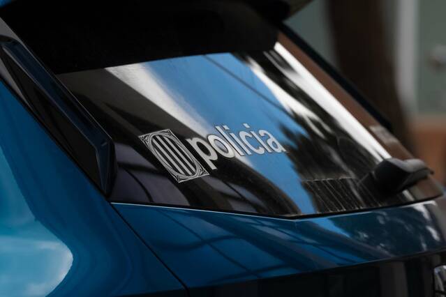 Detenen un menor i una dona reincident a Agramunt per intent de robatori i tràfic de drogues