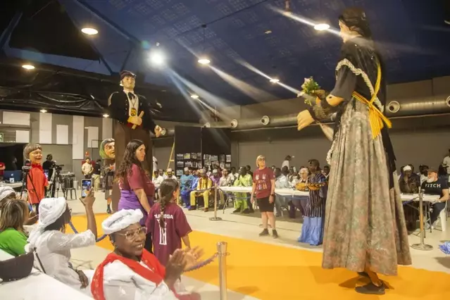 El ritme del Sabar conquereix Tàrrega en una jornada de cultura senegalesa