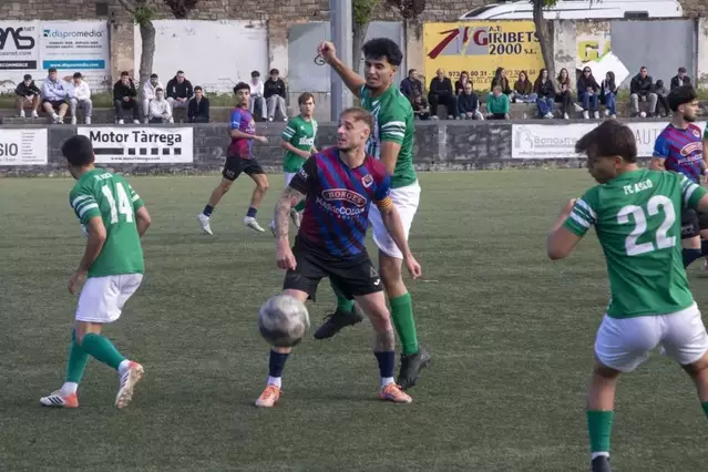 El Tàrrega guanya però no evita el descens