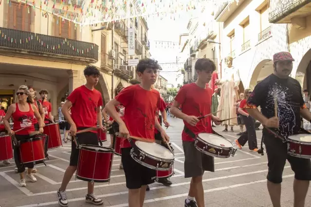 Els Diables BAT celebren 40 anys reivindicant la cultura del foc