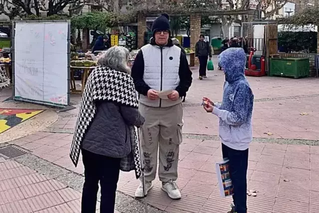 Els joves promouen el bon reciclatge en un camp de treball local