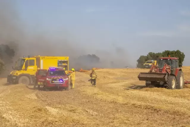 Estabilitzat l’incendi de Guimerà després d’una tarda crítica i 21.000 confinats