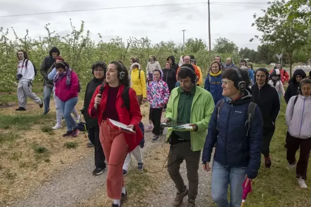 Èxit del passeig immersiu entre pereres florides a Tornabous