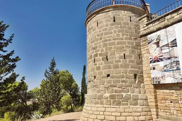 La restauració dels torricons de Sant Eloi entra en la fase final