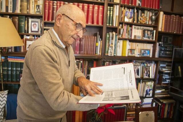 Llibre de Josep Castellà, amb 100 cròniques sobre Tàrrega