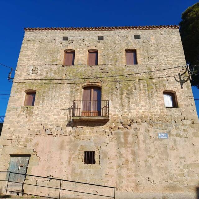 Nous tancaments a la planta baixa de l’antiga escola de les Puelles