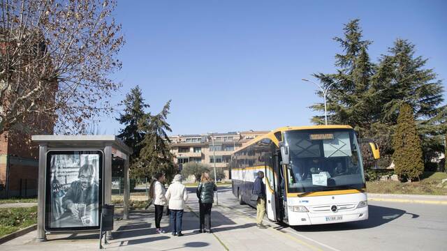 Recullen firmes per exigir més autobusos des de Tàrrega