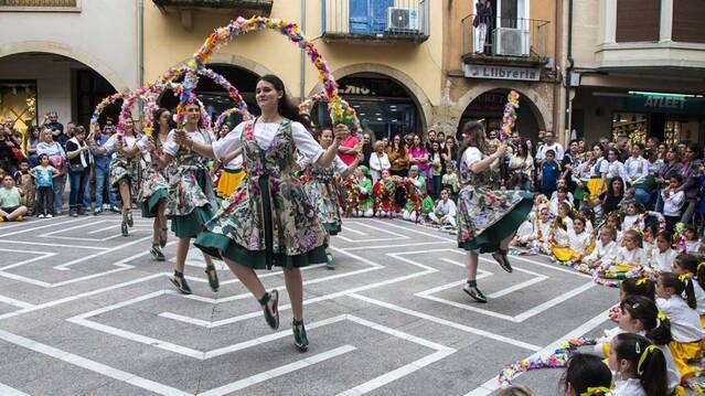 Tàrrega celebra l’arribada de la primavera amb el Ball d’Arquets