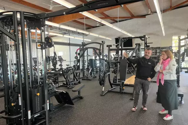 Tàrrega reobre el renovat gimnàs del Complex Piscines