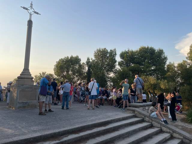 Tàrrega viu amb emoció un eclipsi solar que va fregar la totalitat