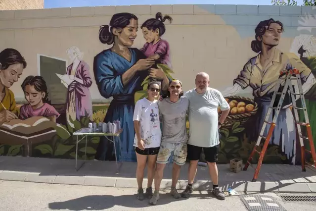 Un mural visibilitza les dones anònimes