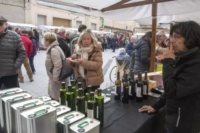 Una fira molt concorreguda despatxa 4.800 litres d’oli d’oliva