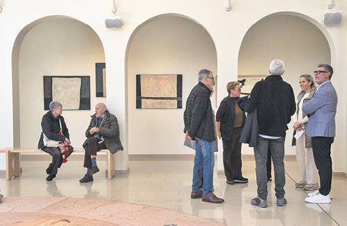 Una mostra de les obres de Josep Guinovart i Conxa Sisquella, a Agramunt