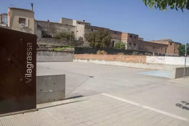 Vilagrassa impulsa la mobilitat elèctrica amb un carregador i un reglament d’ús