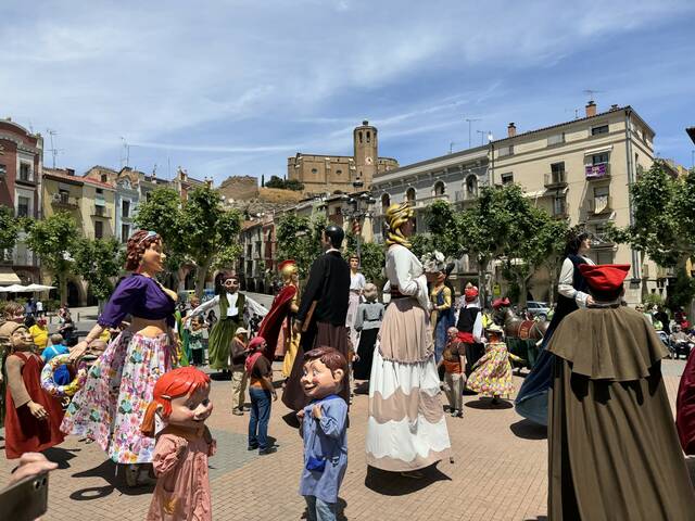 Balaguer celebra la XII Biennal Gegantera