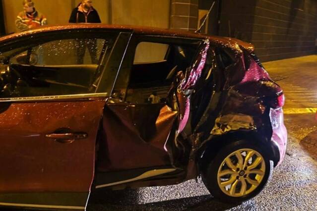 Busquen el xòfer d’una camioneta fugida després d’un xoc a Balaguer