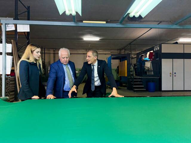 El ministeri de Ciència i Innovació concedeix un ajut a l’empresa familiar Evercloth de Menàrguens, líder mundial en tèxtils per a taules de billar