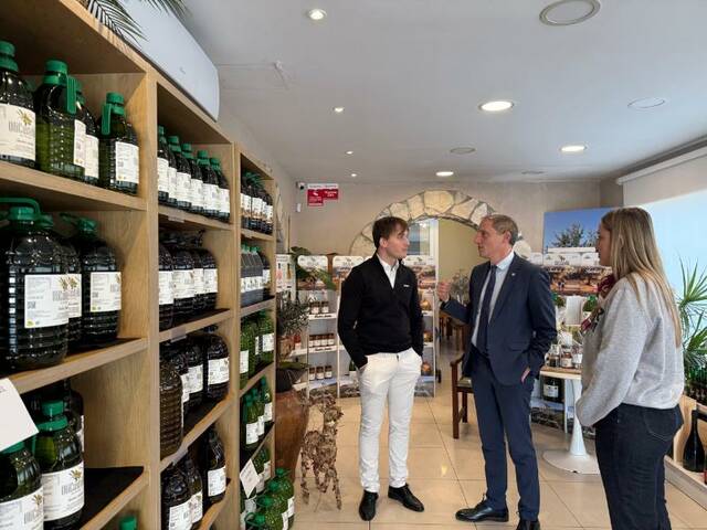 El subdelegat del Govern visita el molí d’OliCastelló de Castelló de Farfanya