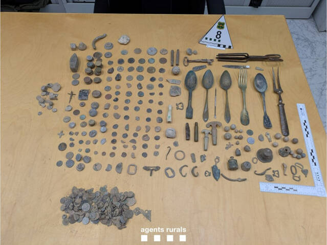 Els Agents Rurals intervenen a la Noguera més de 2.500 objectes d'interès històric i arqueològic a dos arqueorfurtius
