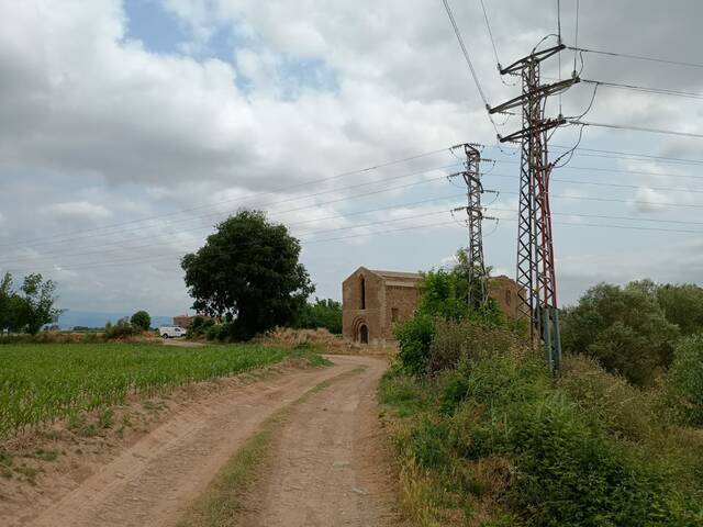 Endesa reordena la xarxa elèctrica que envolta el monestir cistercenc de Santa Maria de les Franqueses, a Balaguer
