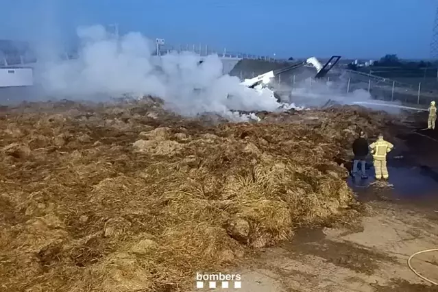 Incendi a l’exterior d’una empresa a Vallfogona