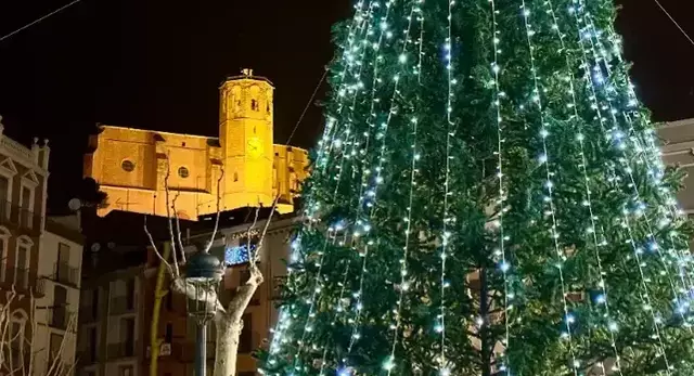 La instal·lació de llums de Nadal a Balaguer es retarda en quedar deserta la licitació