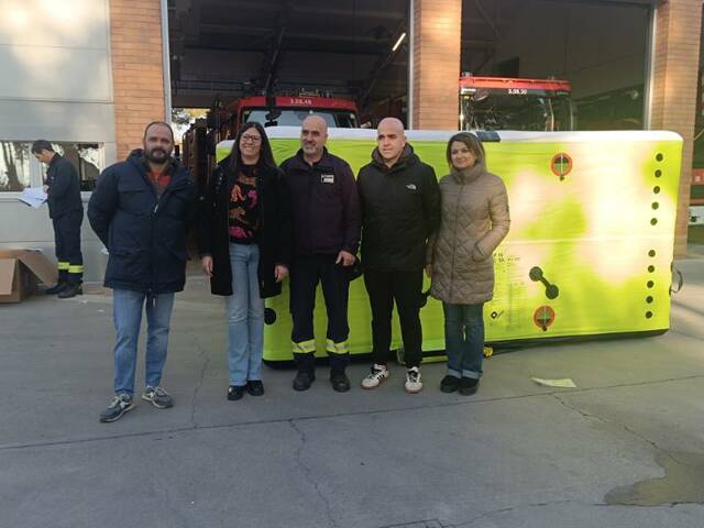 La Paeria de Balaguer dota el parc de Bombers amb un matalàs de salt per reforçar els rescats en alçada